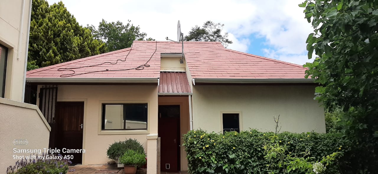 Nutec slate roof - Satelite dish2